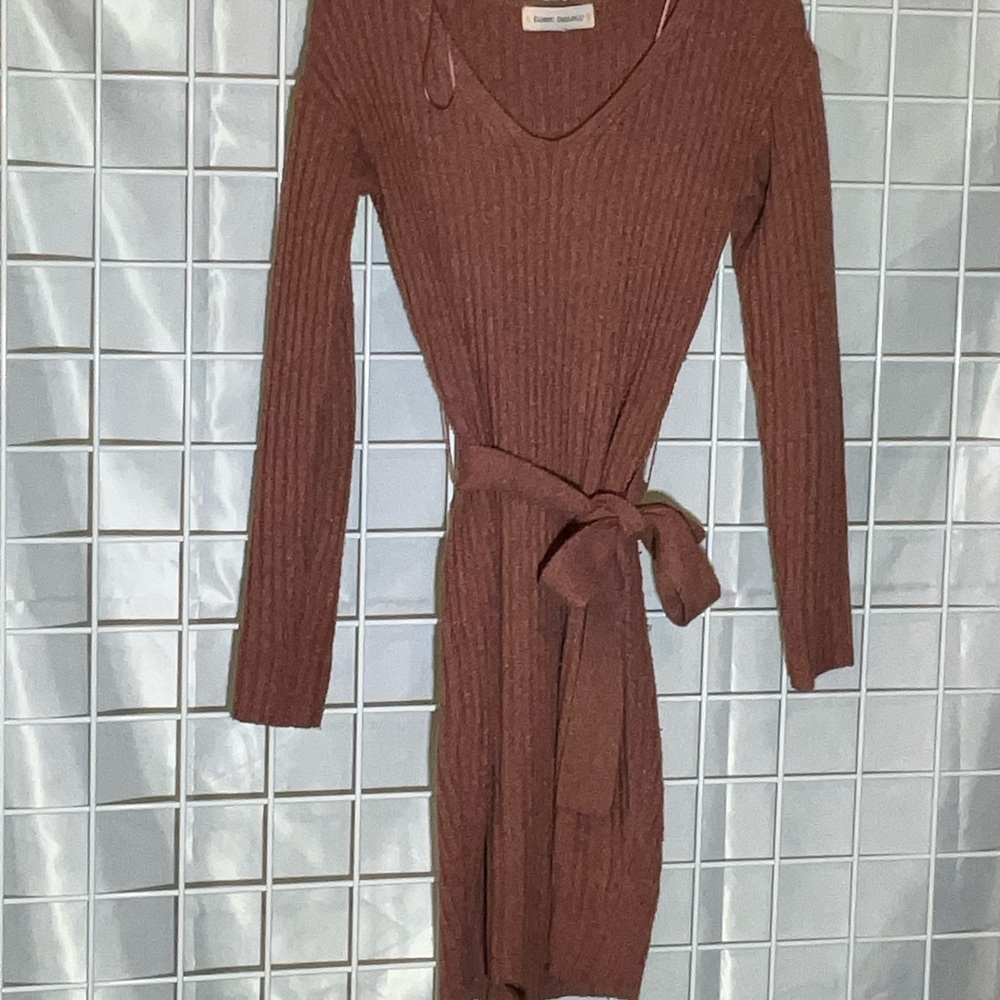 Elegant Pink Knit Dress